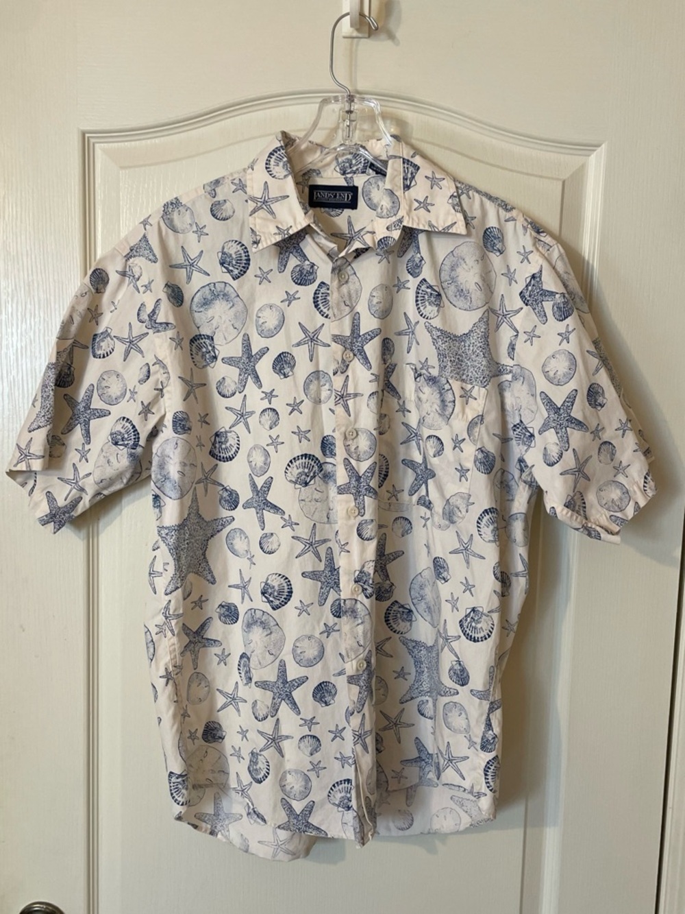 Lands’ End Camp Shirt M Blue Seashell Print Short Sleeve Cotton Beach Coastal